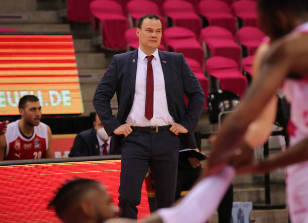 让皮球绕过 让皮球绕过