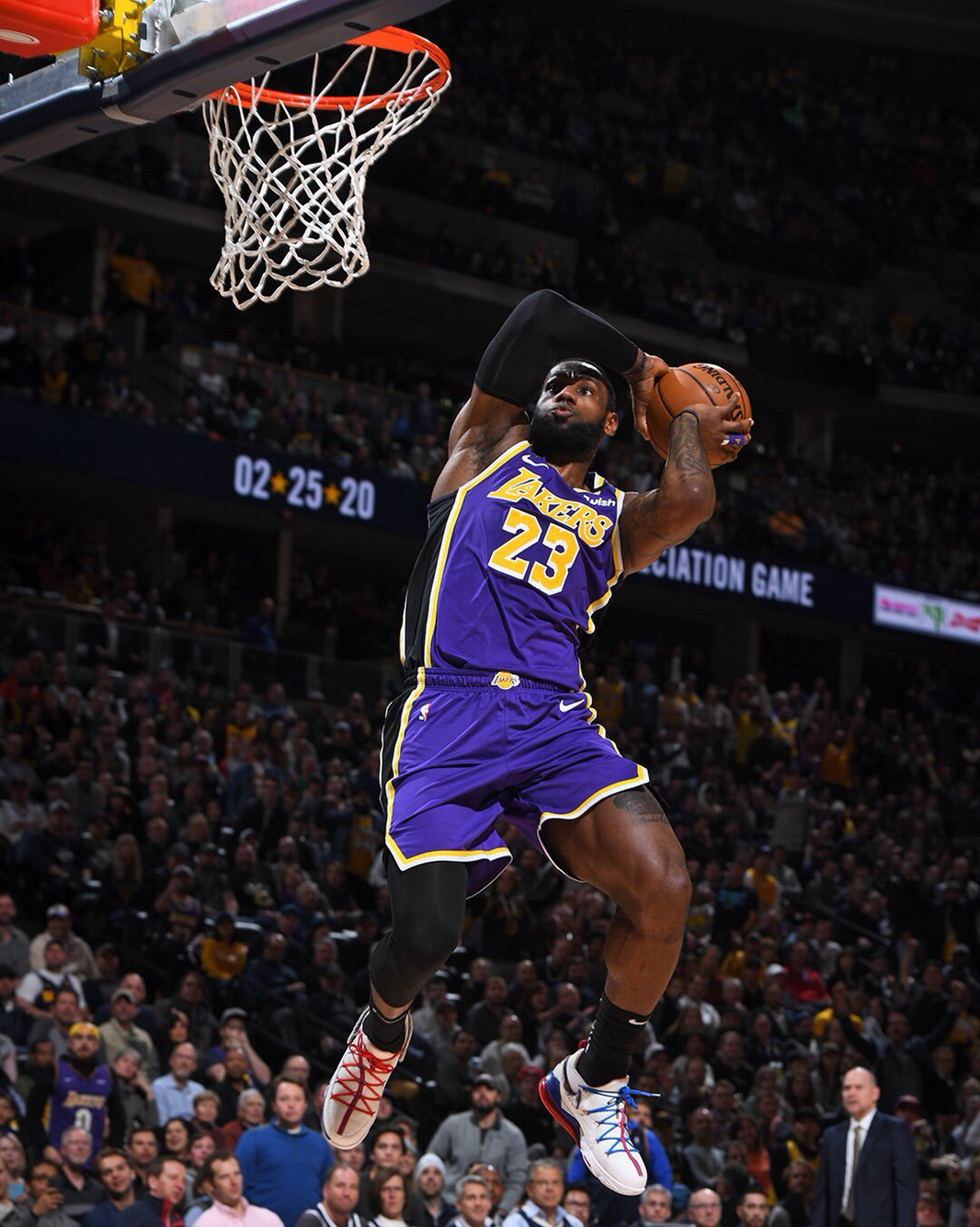 而据德甲薪 而据德甲薪