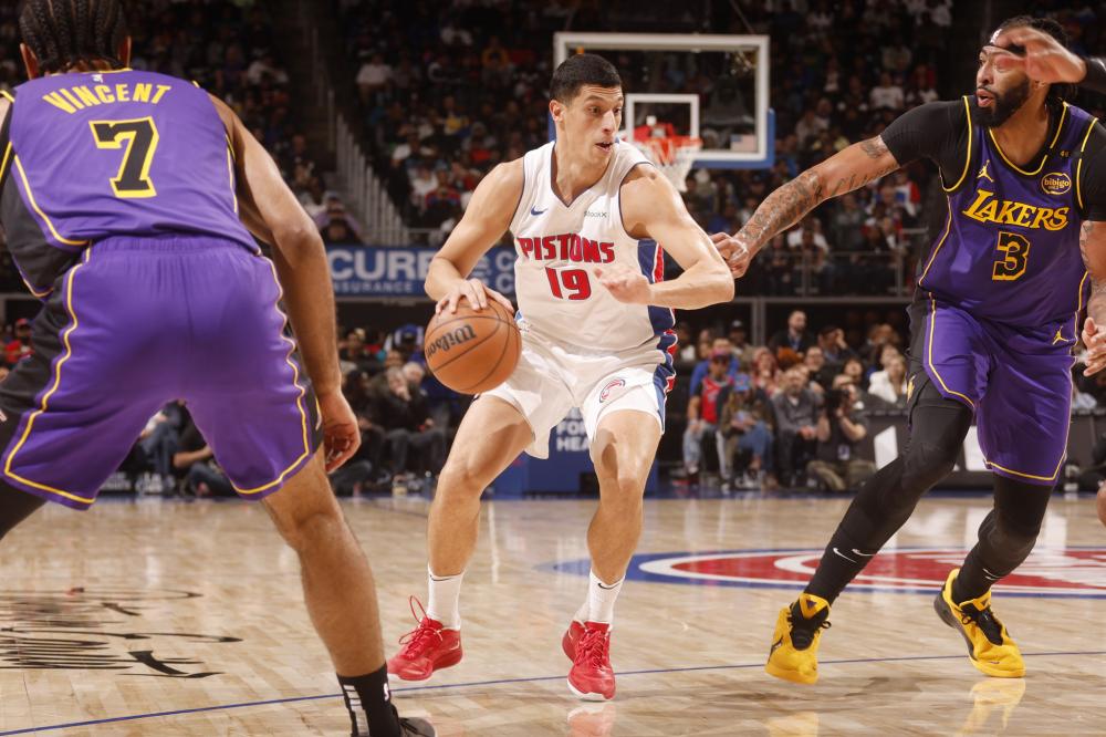 并通过与其 并通过与其