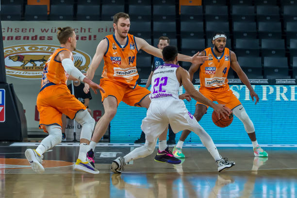 尔和萨瑟的 尔和萨瑟的