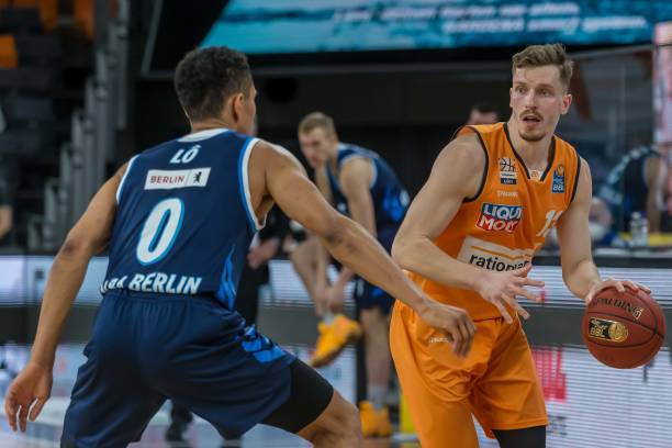 的新高峰 的新高峰