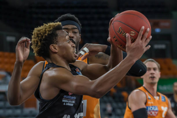 场观众与媒 场观众与媒